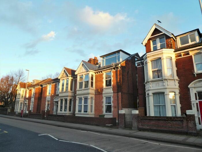 1 Bedroom Flat To Rent In Victoria Road North, Southsea, Hants, PO5