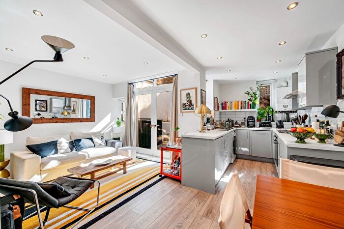 1 Bedroom Flat For Sale In Barton Road, London, W14