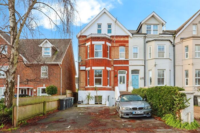 2 Bedroom Flat For Sale In R L Stevenson Avenue, Bournemouth, BH4