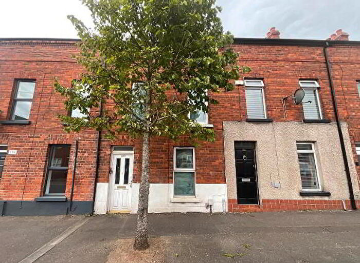 3 Bedroom Mid Terraced House For Sale In Woodstock Road, Belfast, BT6