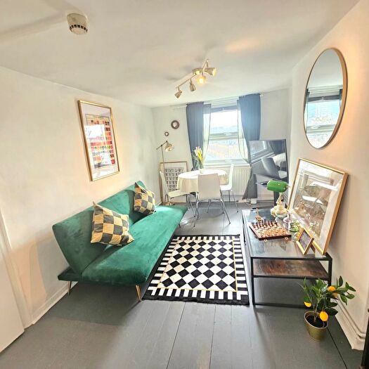 1 Bedroom Flat To Rent In Camden Road, London, NW1