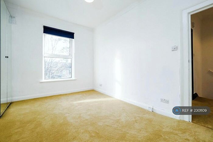 1 Bedroom Semi-Detached House To Rent In Selwyn Road, London, E13