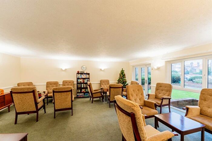1 Bedroom Retirement Property To Rent In Oakland Court, Fitzalan Road, Littlehampton, BN17