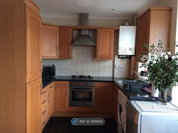3 Bedroom Maisonette To Rent In St. Barnabas Road, Mitcham, CR4