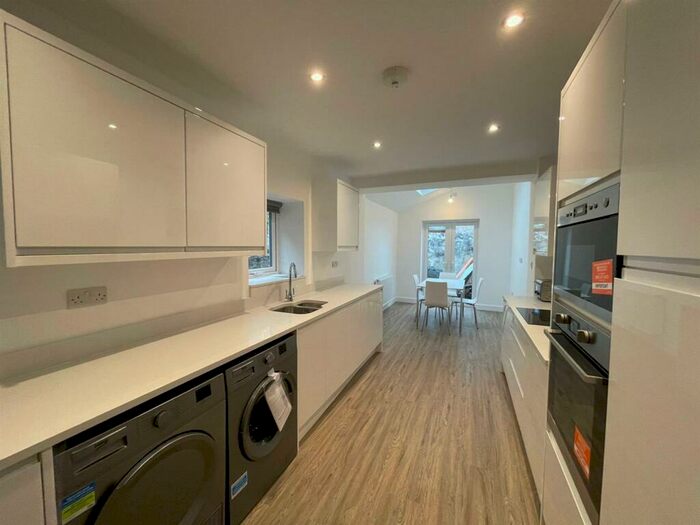 5 Bedroom Private Hall To Rent In Newsham Road, Lancaster, LA1