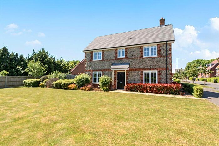 4 Bedroom Detached House For Sale In Peckham Chase, Eastergate, PO20
