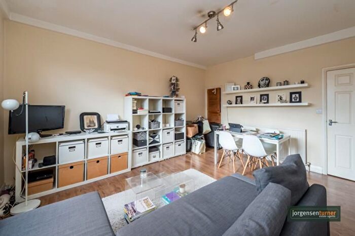2 Bedroom Flat To Rent In Westwick Gardens, Brook Green, W14