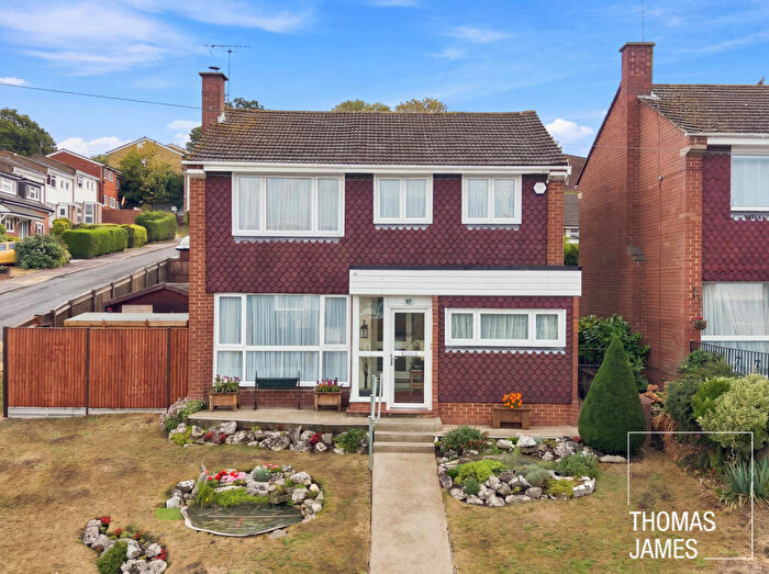 4 Bedroom Detached House For Sale In Chase Ridings, Enfield, EN2