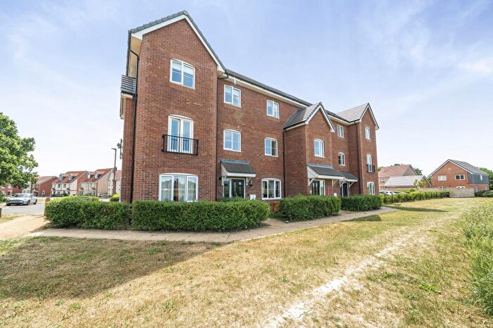 2 Bedroom Flat For Sale In Tom Gaughan Way, Didcot, OX11