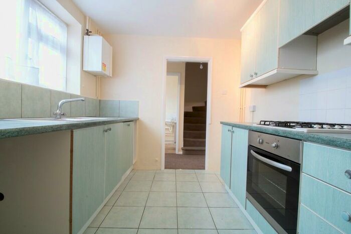 3 Bedroom Maisonette To Rent In Guildford, GU3