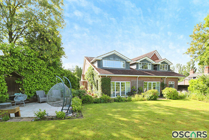 7 Bedroom Detached House For Sale In Cave Road, Brough, HU15