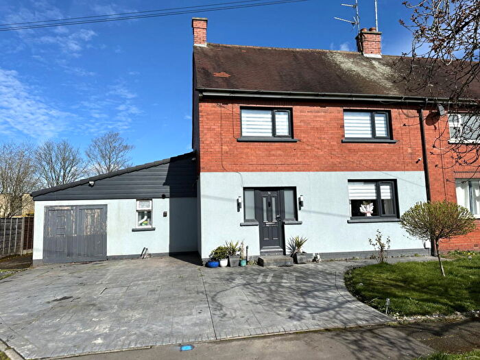 3 Bedroom End Of Terrace House For Sale In Three Acre Avenue, Royton, OL2