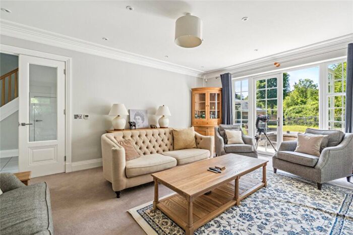 5 Bedroom Detached House For Sale In Grange Walk, Littlewick Green, Maidenhead, Berkshire, SL6
