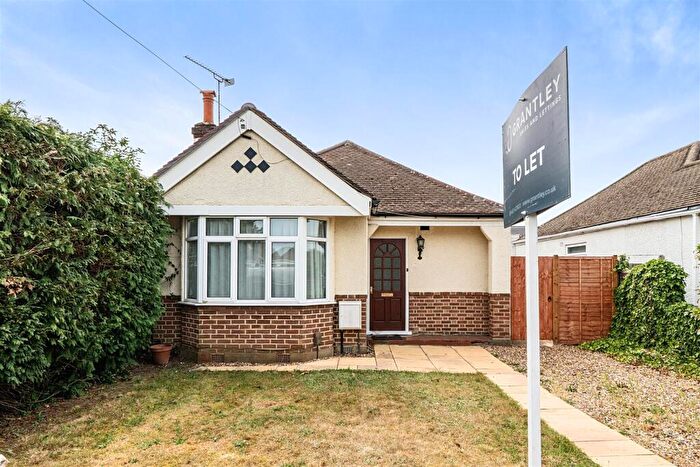 3 Bedroom Detached House To Rent In Farleigh Road New Haw Weybridge, KT15