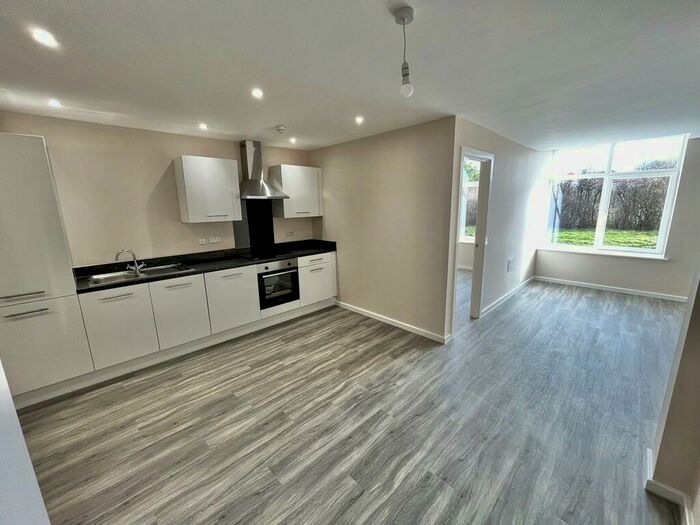 2 Bedroom Apartment To Rent In Northwood House, M5