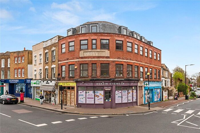 2 Bedroom Flat For Sale In Kingsway Parade, Albion Road, London, N16