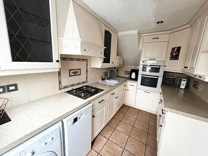 3 Bedroom House To Rent In South End Road, Rainham, RM13