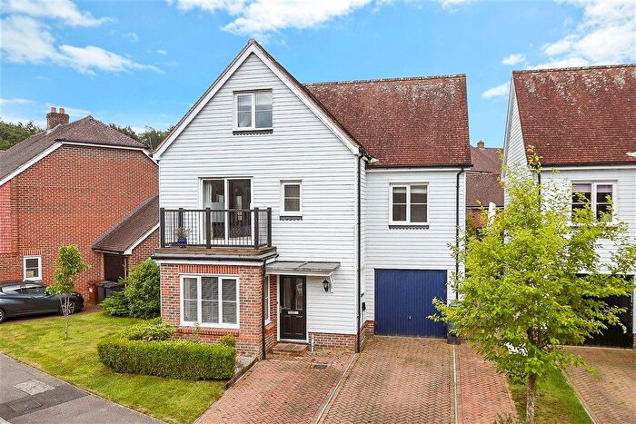 4 Bedroom Detached House For Sale In Old Common Way, Uckfield, East Sussex, TN22