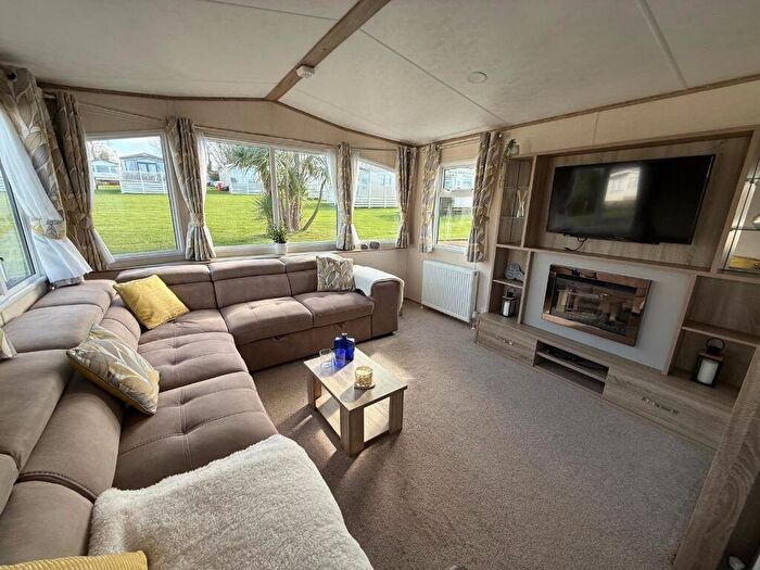 2 Bedroom Caravan For Sale In Oakdale, New Hedges, SA70