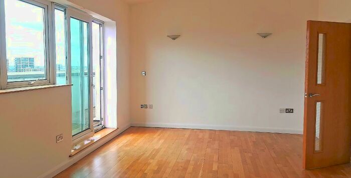 2 Bedroom Maisonette To Rent In Green Ends, Woolwich, London, SE18