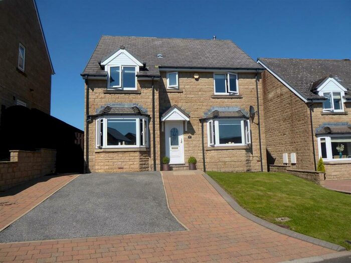 Houses for sale & to rent in HX3 7PA, Wade House Road, Northowram And