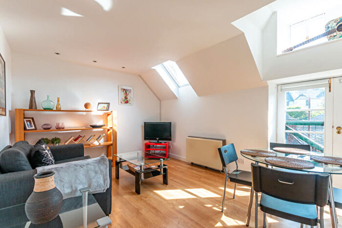 2 Bedroom Flat To Rent In L – Nether Craigwell, Edinburgh, EH8