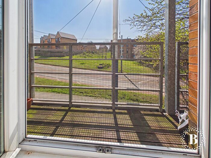 2 Bedroom Apartment For Sale In Beeches Bank, Norfolk Park, Sheffield, S2