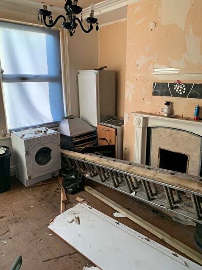 2 Bedroom Terraced House For Sale In Darfield Place, Harehills, LS8