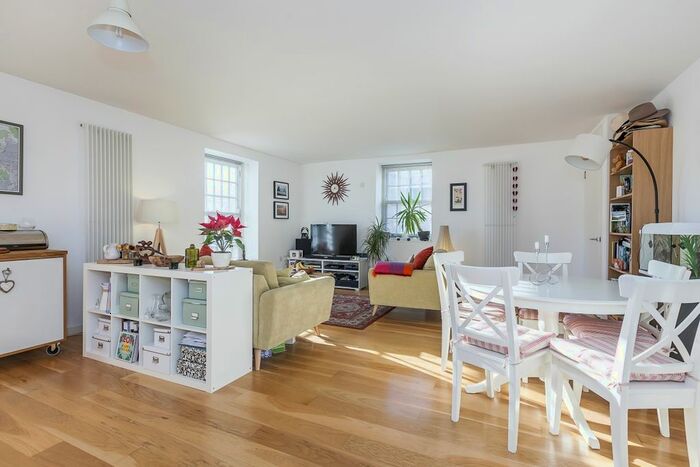 2 Bedroom Flat To Rent In Main Mill, Greenwich, SE10