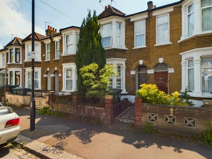2 Bedroom Flat To Rent In Malta Road, Leyton, London, E10