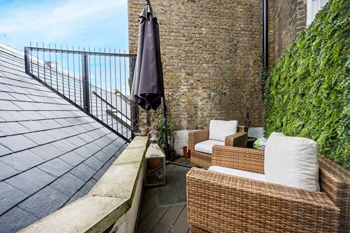 2 Bedroom Flat To Rent In Herbert Crescent, London, SW1X