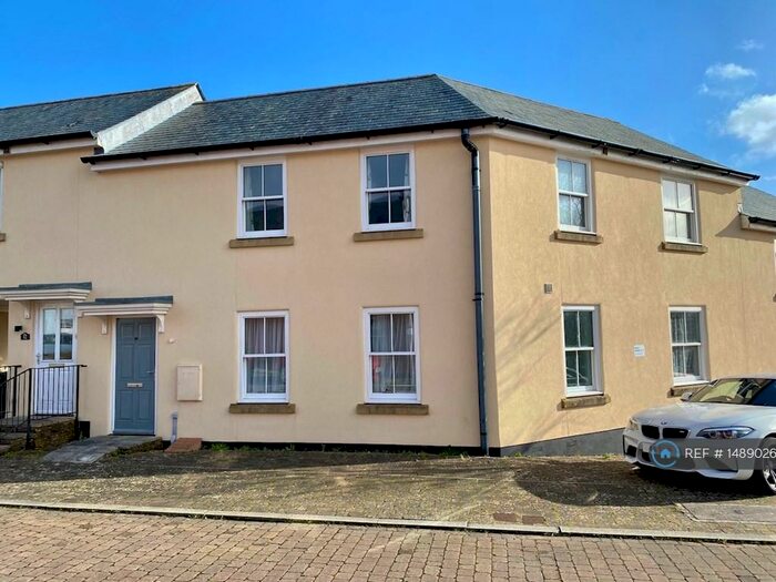 2 Bedroom Flat To Rent In Staddiscombe, Plymouth, PL9