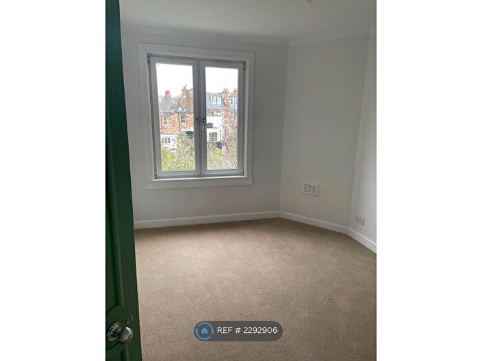 4 Bedroom Flat To Rent In Meggetland Terrace, Edinburgh, EH14