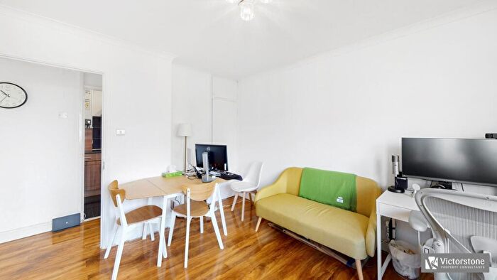 1 Bedroom Apartment To Rent In Shaftesbury Court, Shaftesbury Street, Shoreditch, London, N1