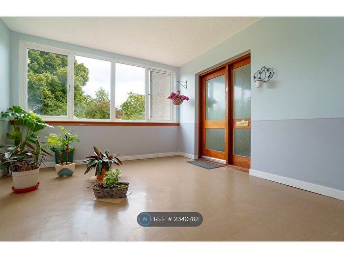 2 Bedroom Flat To Rent In Park Lane, Helensburgh, G84