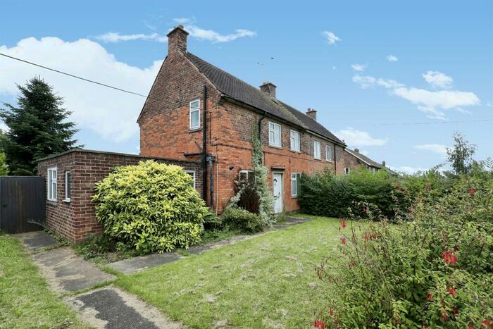 3 Bedroom Semi-Detached House For Sale In Woodall Lane, Harthill, Sheffield, S26