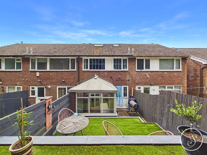 3 Bedroom Town House For Sale In Ramshead Crescent, Seacroft, Leeds, LS14