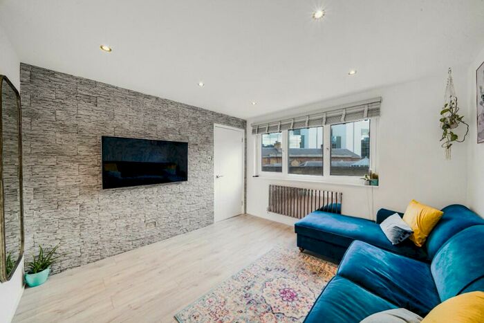 2 Bedroom Semi-Detached House To Rent In Between Towns Road, Oxford, Oxfordshire, OX4