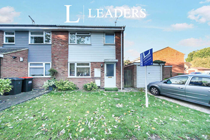 3 Bedroom House To Rent In The Mall, Dunstable, LU5