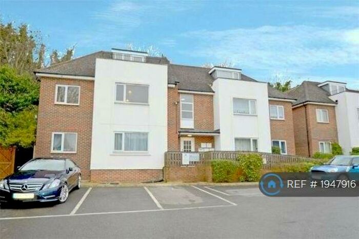 2 Bedroom Flat To Rent In Musgrove Close, Purley, CR8