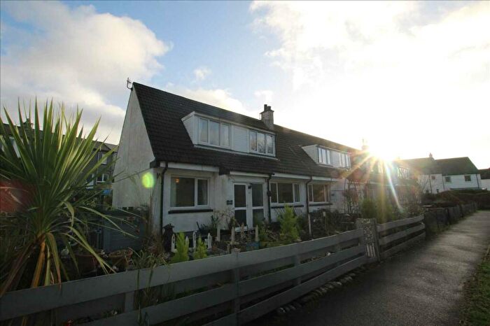 3 Bedroom End Of Terrace House For Sale In Broomfield, Carradale, PA28