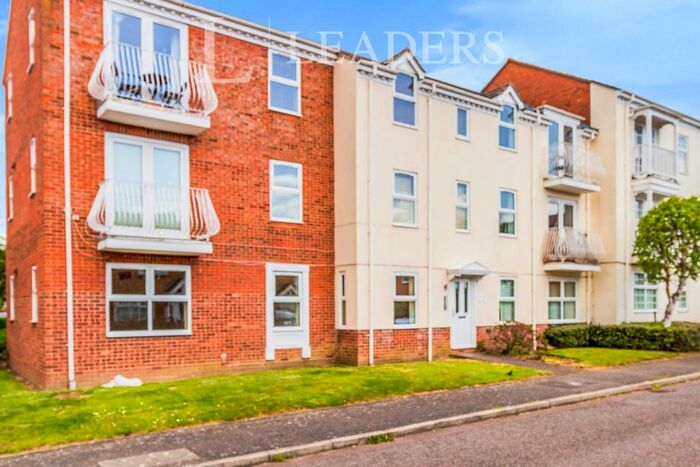 2 Bedroom Flat To Rent In Moorhen Court, Aylesbury, Bucks, HP19