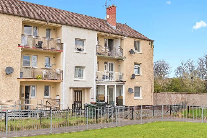 2 Bedroom Flat To Rent In Niddrie Mills Crescent, Niddrie, Edinburgh, EH15