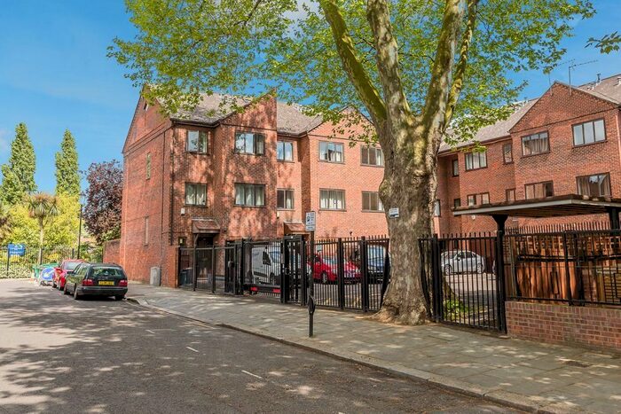 4 Bedroom Flat To Rent In St. Helens Gardens, London, W10
