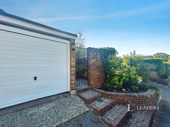 4 Bedroom Terraced House To Rent In Lingwood Close, Bassett, Southampton, SO16
