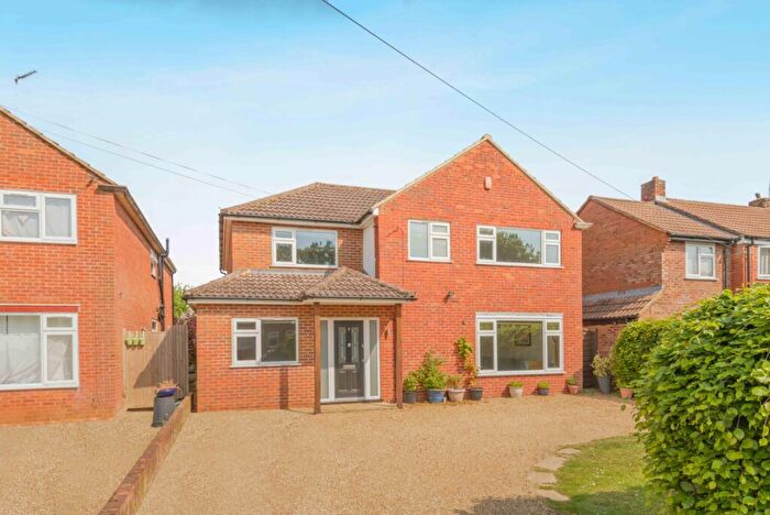 5 Bedroom Detached House For Sale In Glynswood, Chalfont St. Peter, Gerrards Cross, SL9