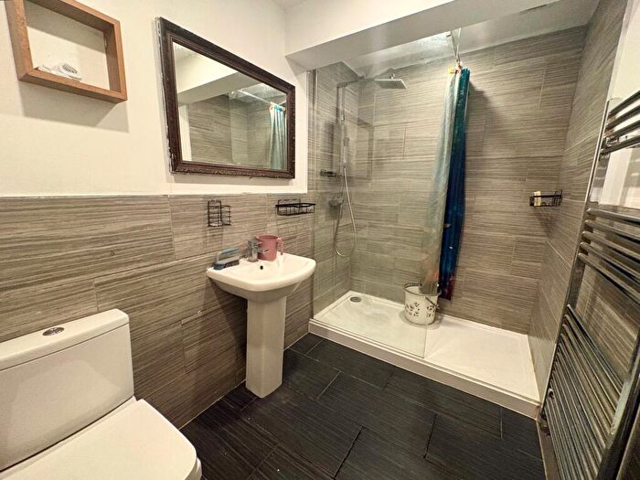 2 Bedroom Apartment To Rent In Price Street, West Bromwich, B70