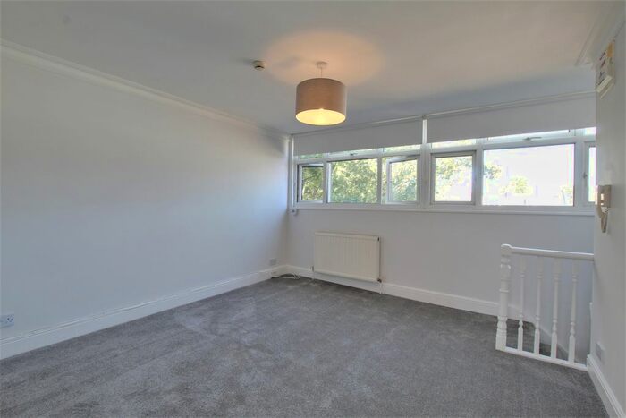 1 Bedroom Flat To Rent In Fortess Road (), Tufnell Park, NW5