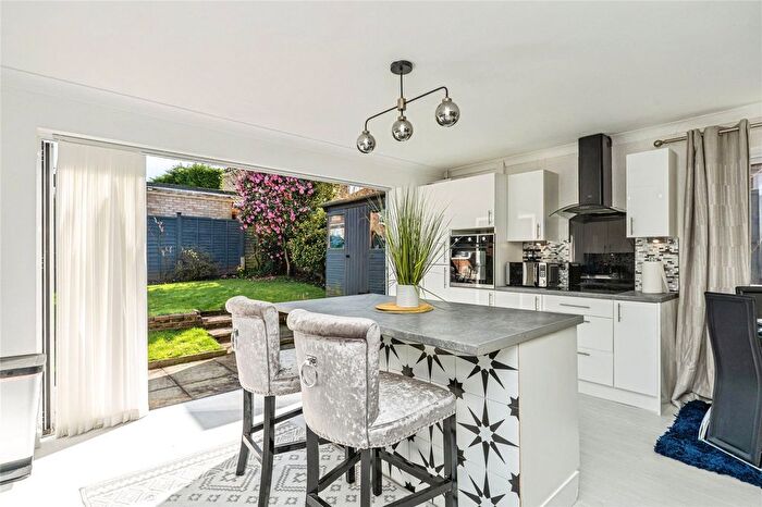 2 Bedroom Bungalow For Sale In Downsview Drive, Midhurst, West Sussex, GU29