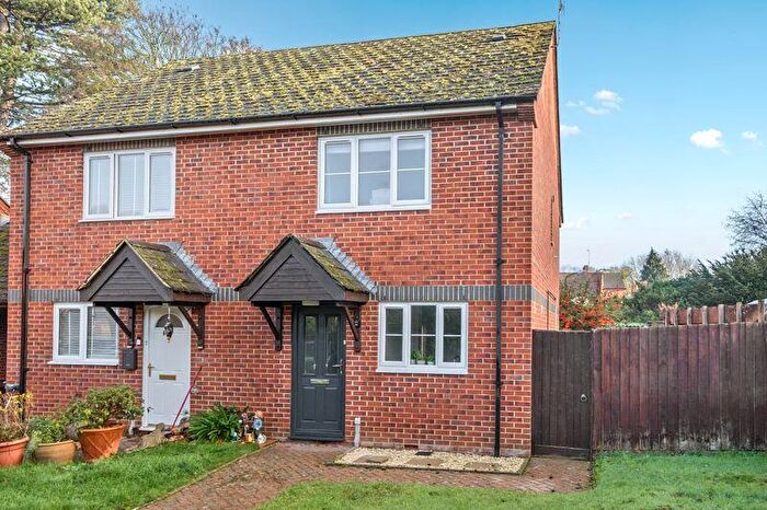 2 Bedroom Terraced House For Sale In Gilkes Yard, Banbury, OX16